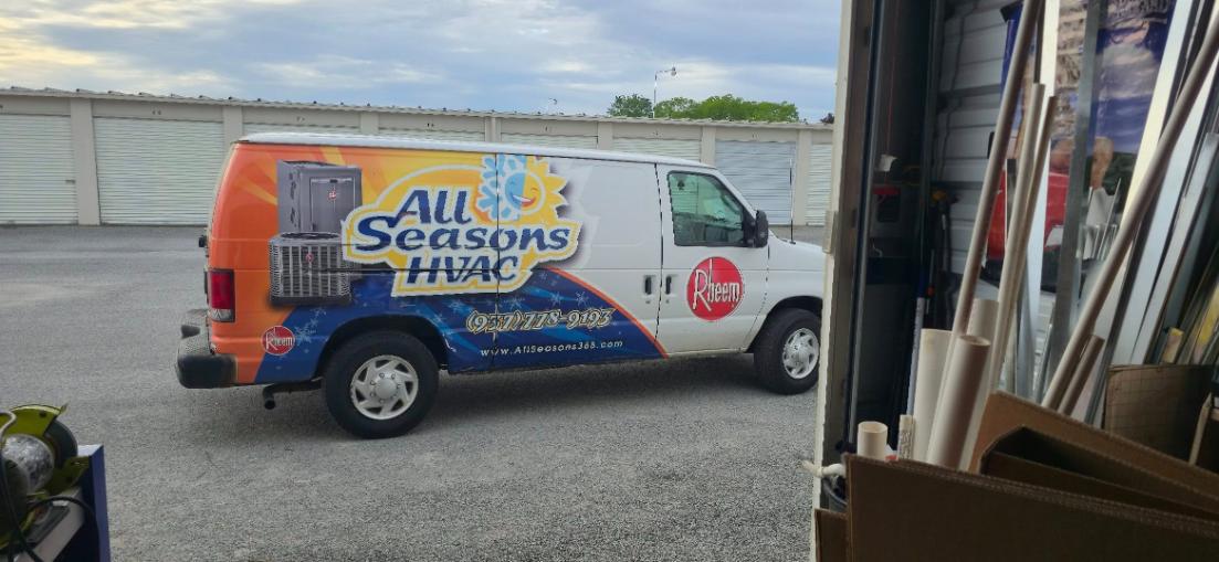 Hvac,services, ,technician,installing,air,conditioner,on,the,wall